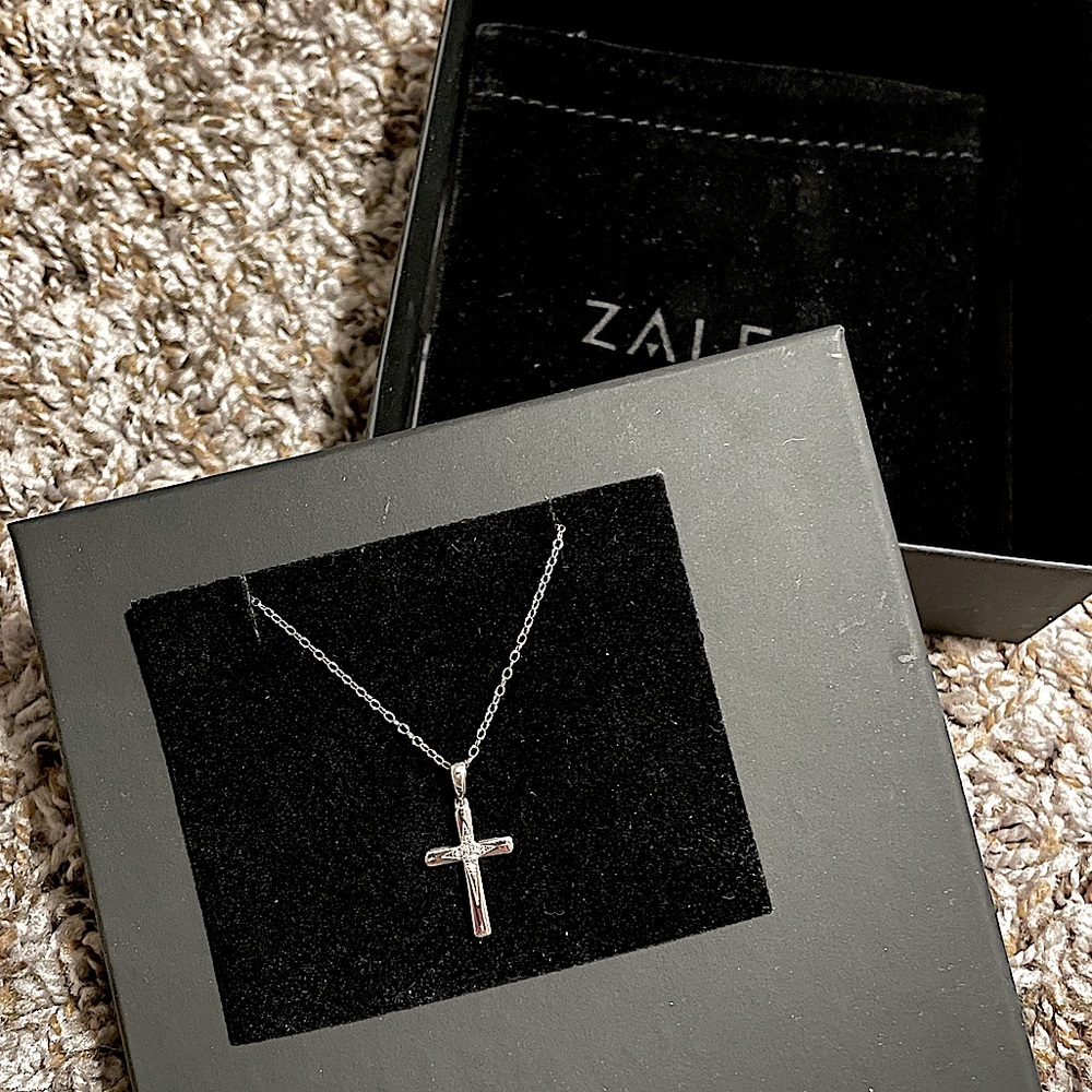 NWT Zales Sterling Silver Diamond Cross Necklace
